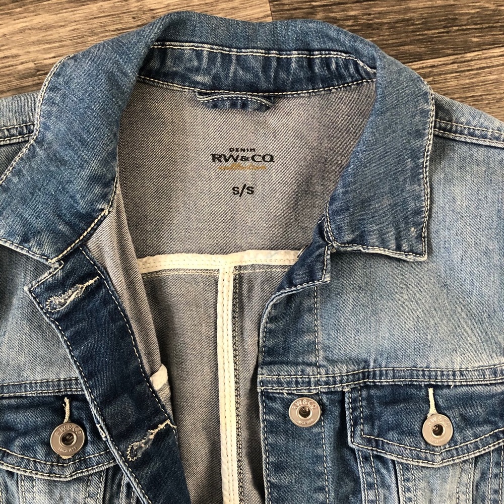 SOLD * RW&Co Denim Jacket - Picture 6 of 10